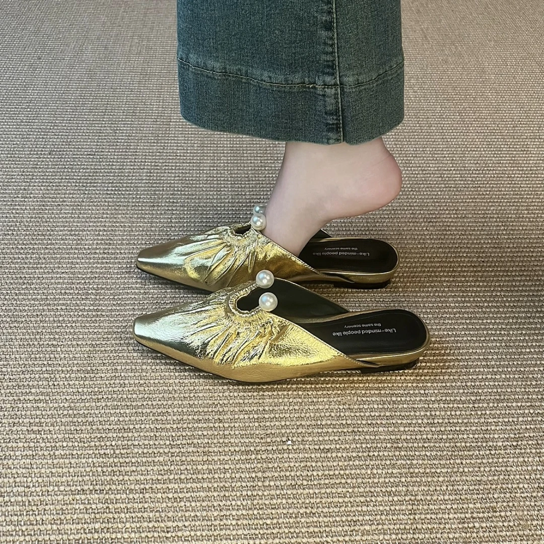 夏季新款小方头精致珍珠扣拖鞋小众设计褶皱时尚包头外穿拖鞋女