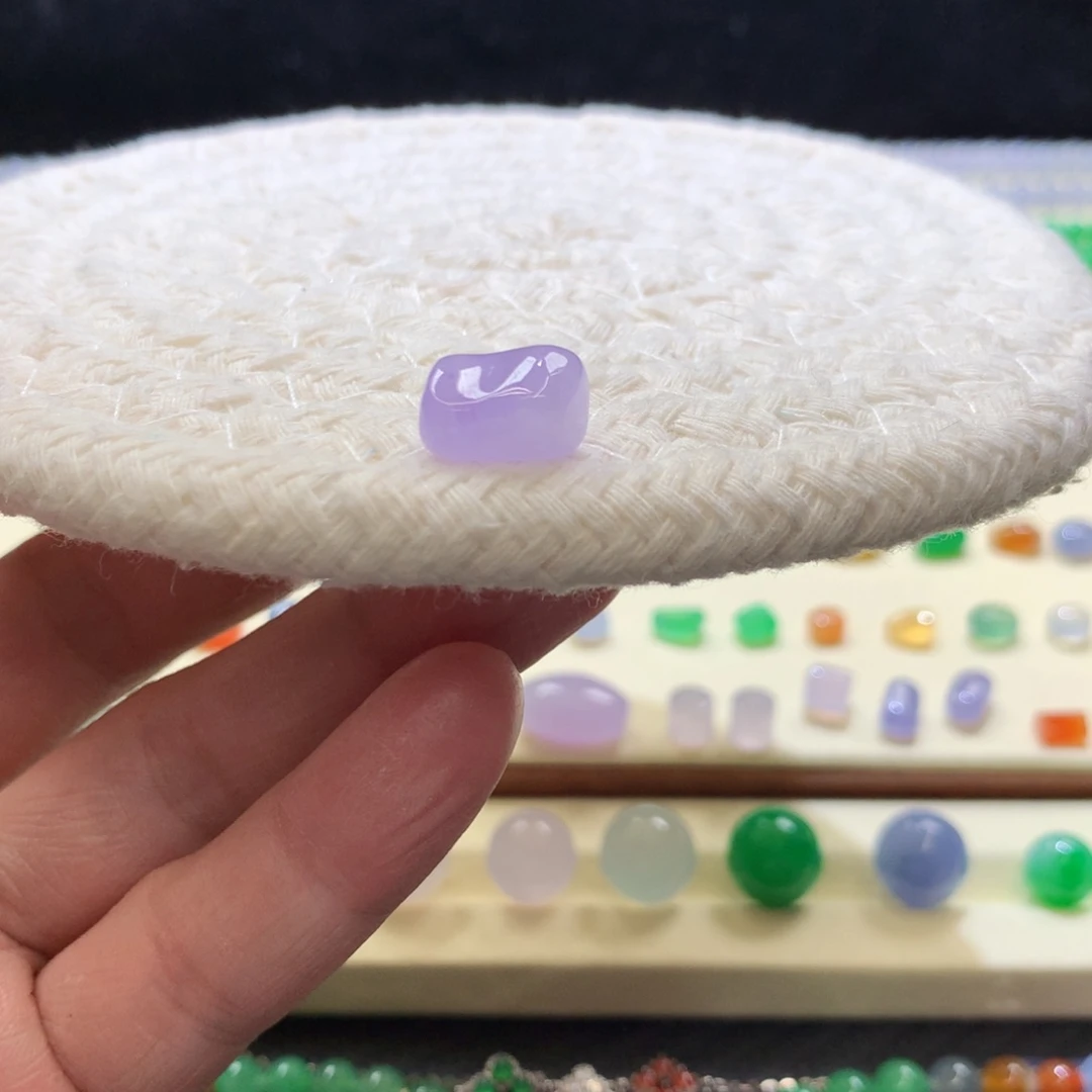 定制翡翠未镶嵌红椿紫随形