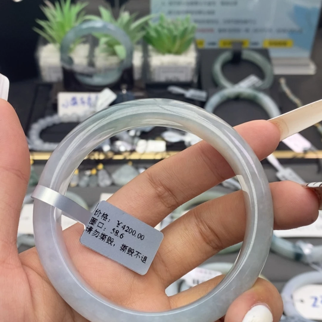 【闪购商品】未镶嵌手镯翡翠