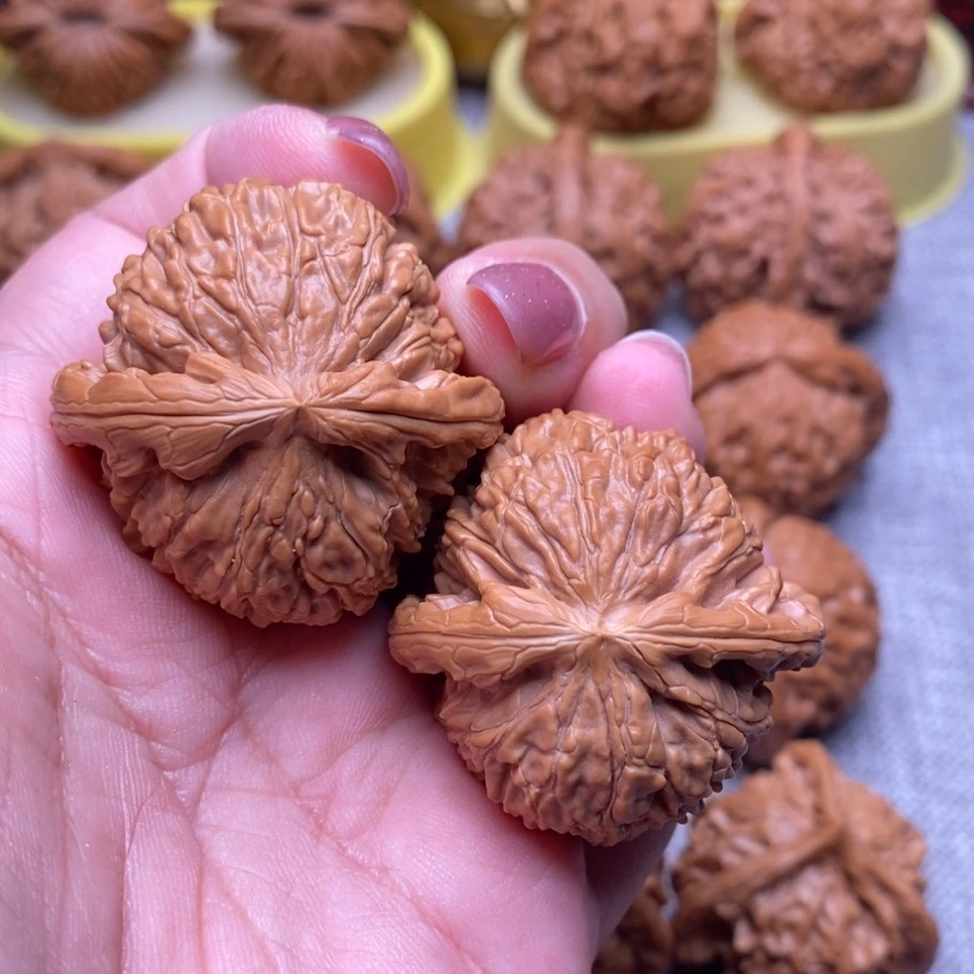 文玩核桃把件白狮子39尺