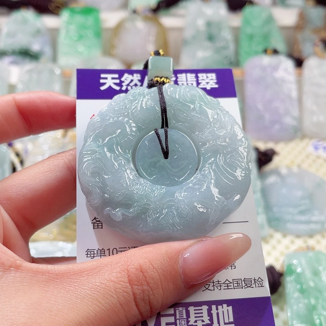 翡翠未镶嵌颈饰龙扣