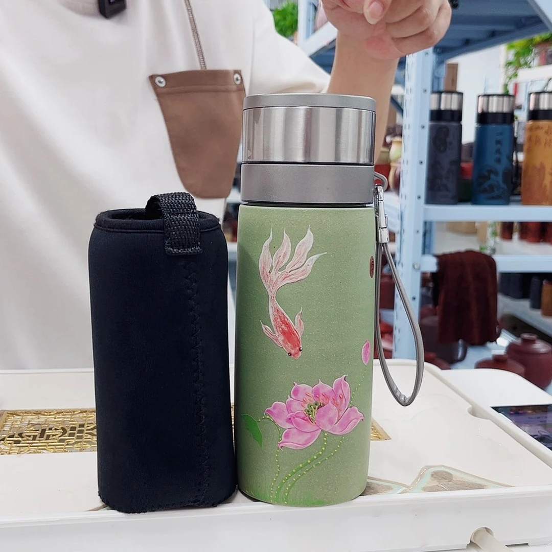 茶杯紫砂“年年有鱼”一键弹盖带杯套