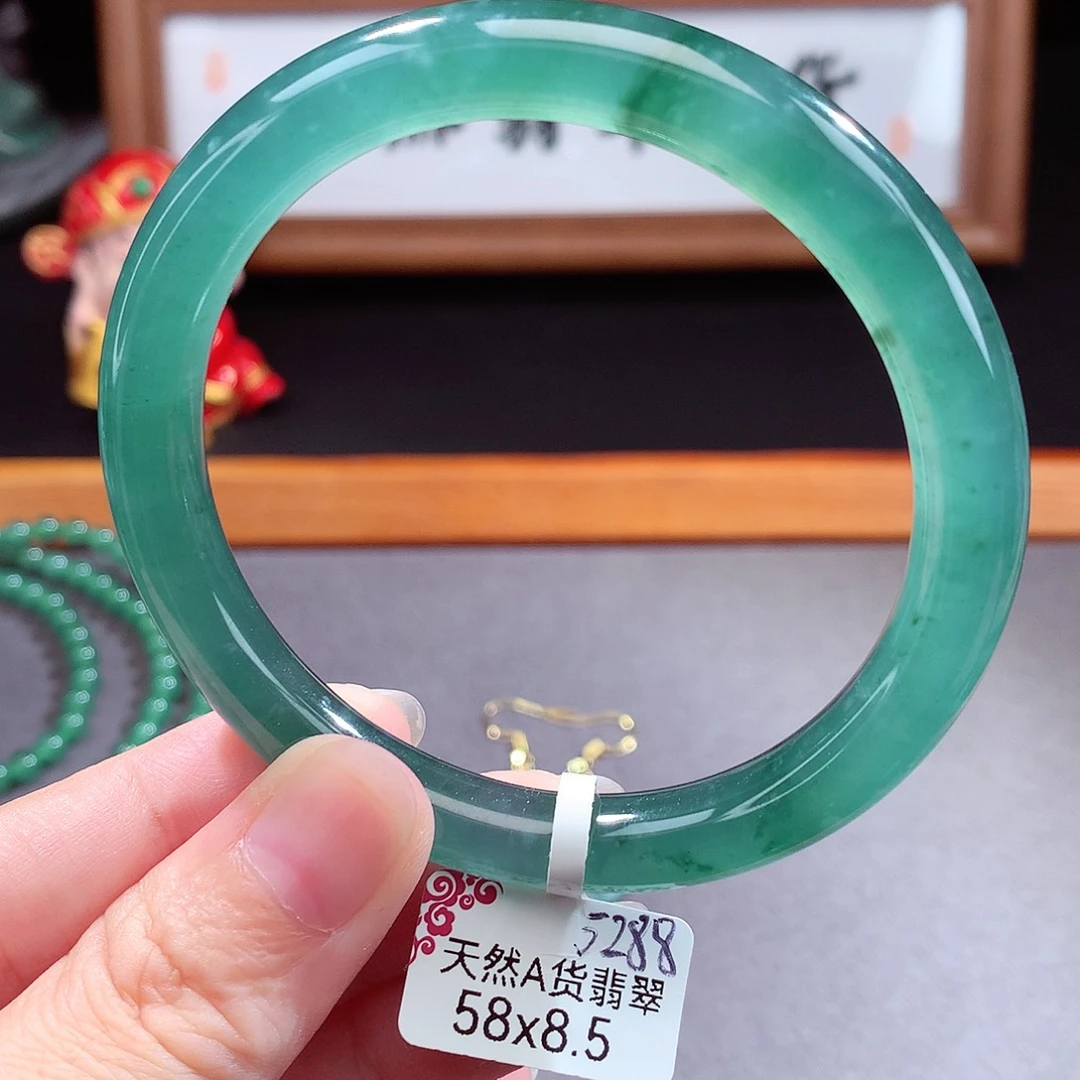 翡翠手镯（圆镯）未镶嵌