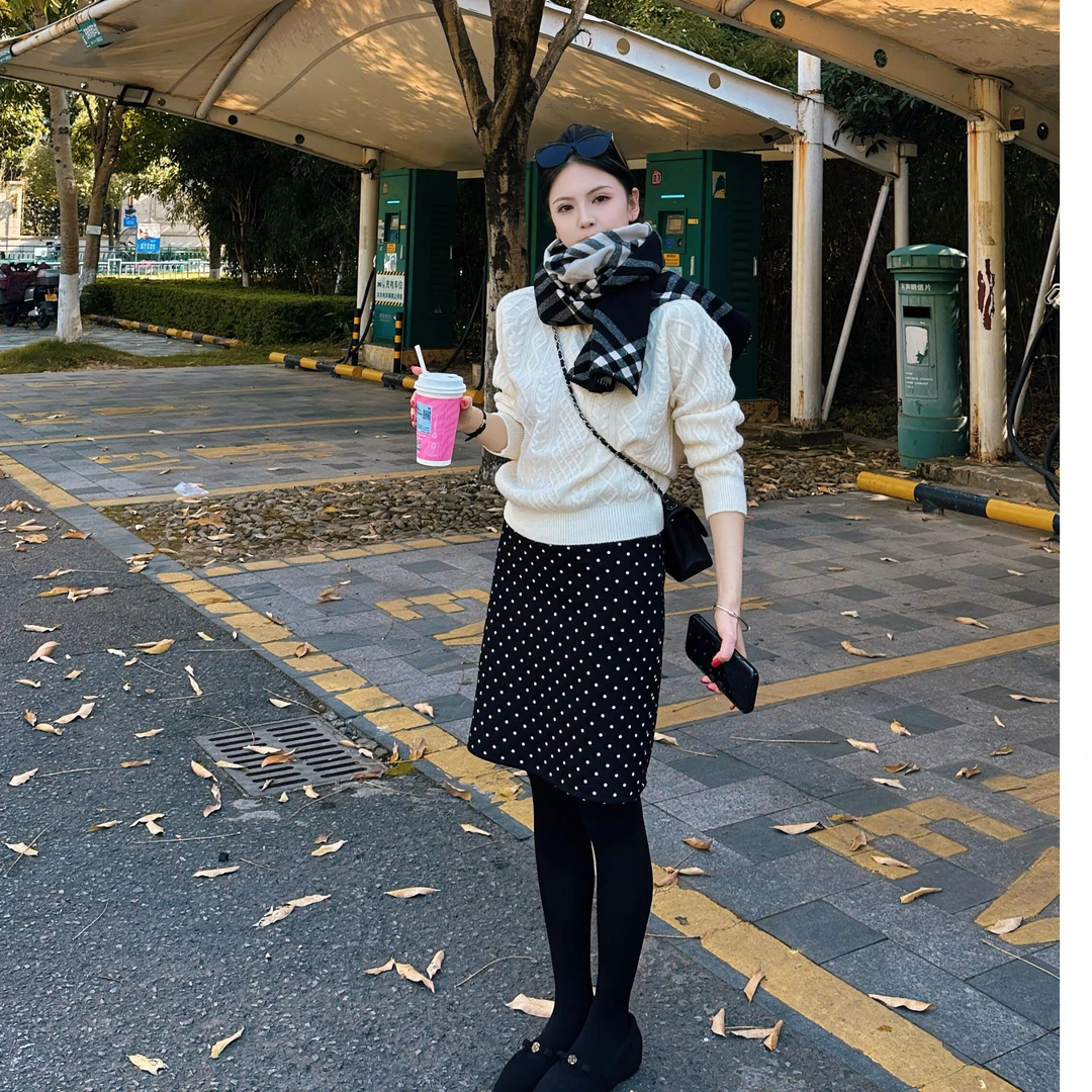 慵懒风麻花套头毛衣百搭针织上衣女秋季高腰波点A字半身裙两件套