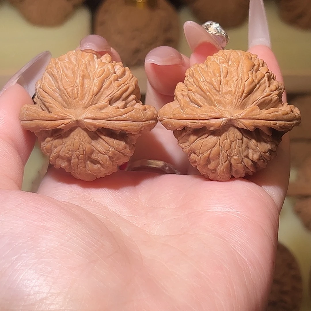 文玩核桃吊坠40白狮子