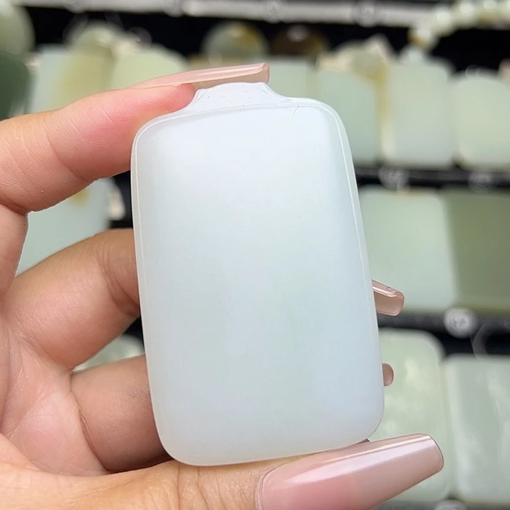 和田玉未镶嵌颈饰木**高