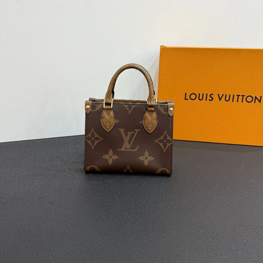 未使用 LouisVuitton/路易威登 壹所LV ONTHEGO BB 纯芯片闲置
