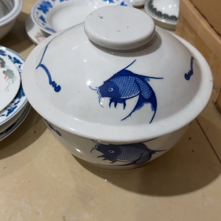 醴陵鱼乐图大号210毫升鱼乐图一等品有微瑕