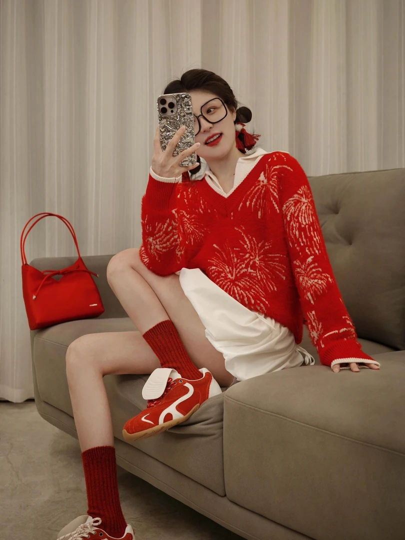 新年红撞色烟花氛围感毛衣小众休闲假两件慵懒风上衣女百搭半裙