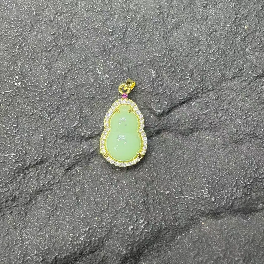 404【小天文玩】和田玉吊坠