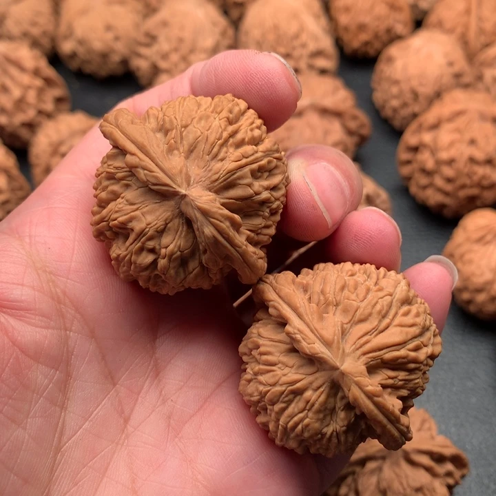 文玩核桃吊坠神*仙狮子头