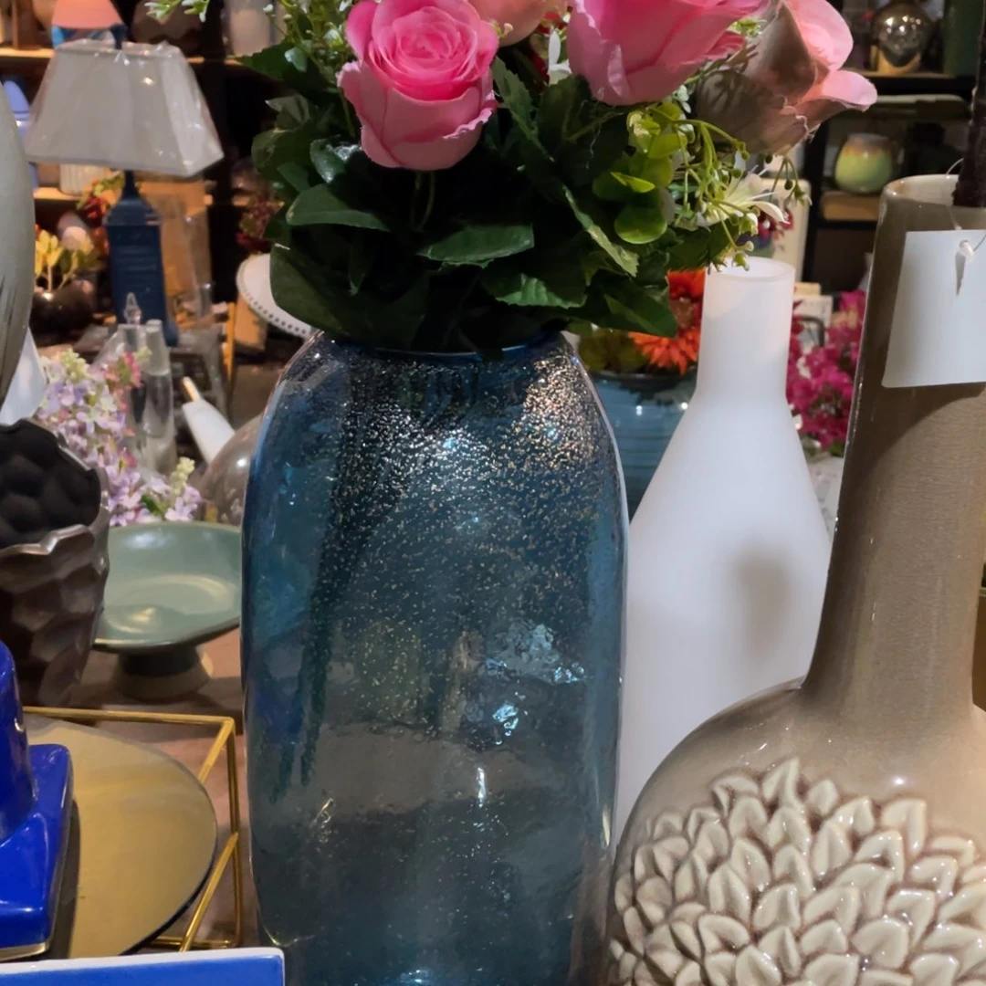 风陶瓷花瓶，仿真绿植。