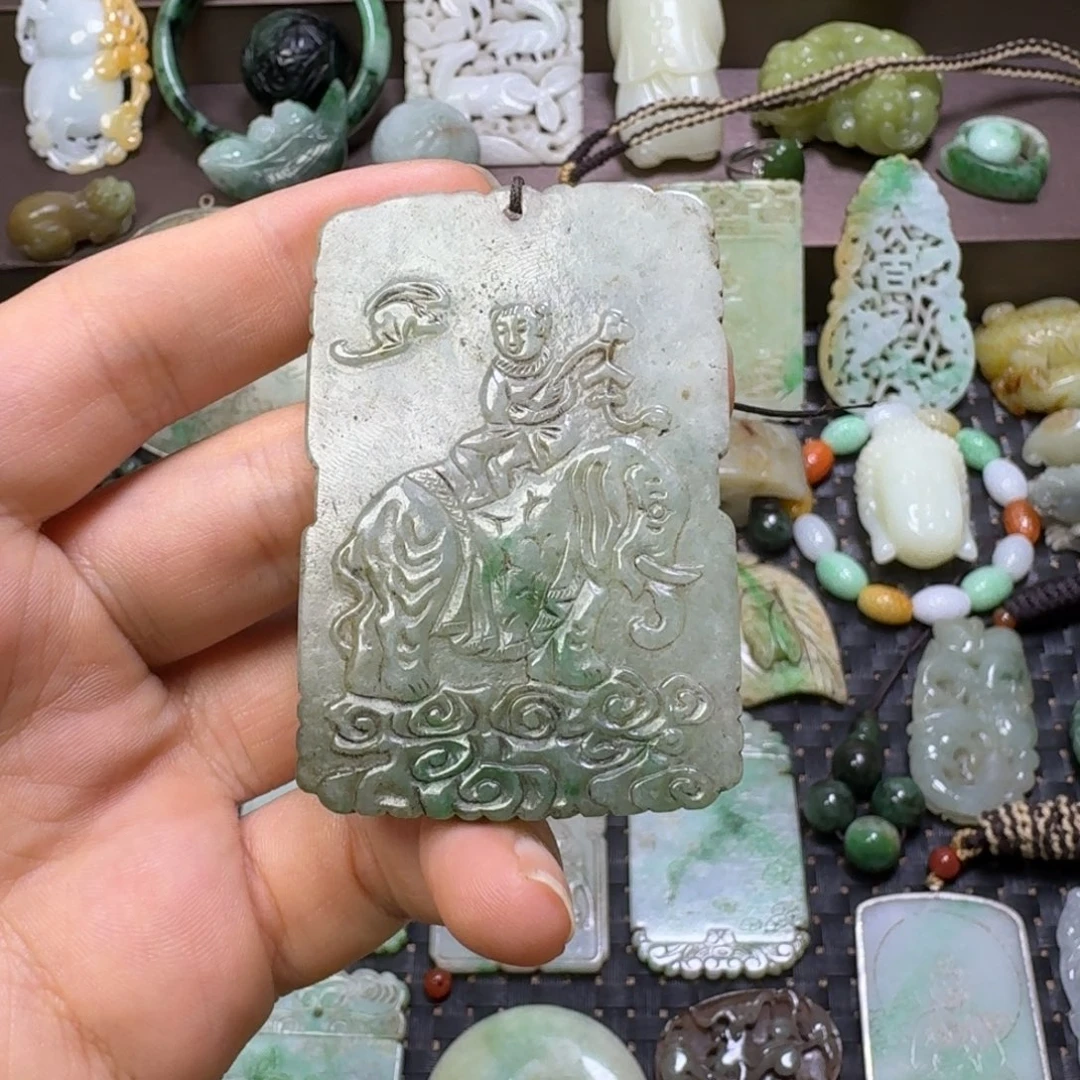 翡翠未镶嵌颈饰翡翠颈饰未镶嵌