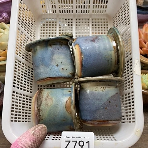 紫砂花盆791微瑕品口径5到5.5左右底部有展板