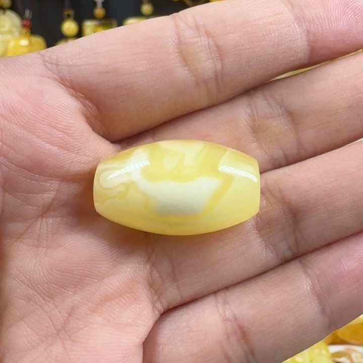 蜜蜡未镶嵌珠宝奇石