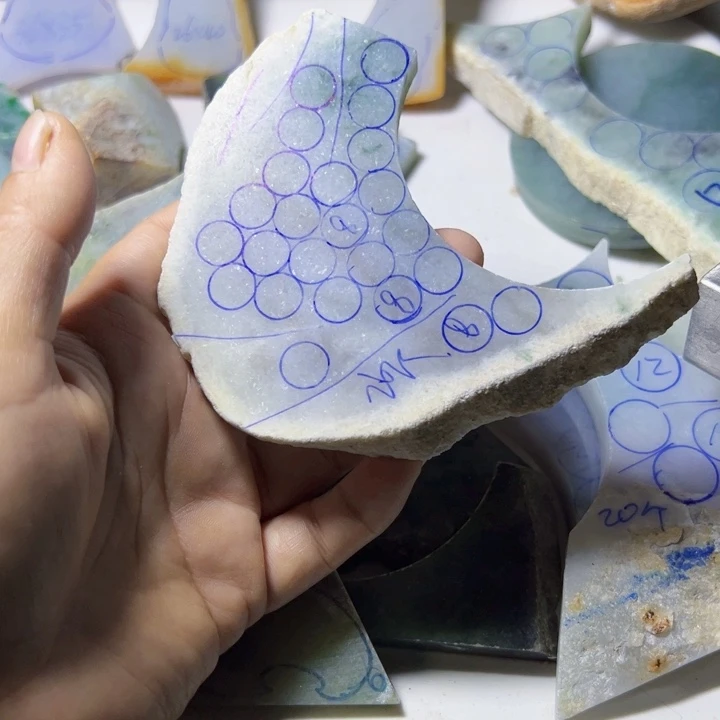 颈饰未镶嵌翡翠小***迪