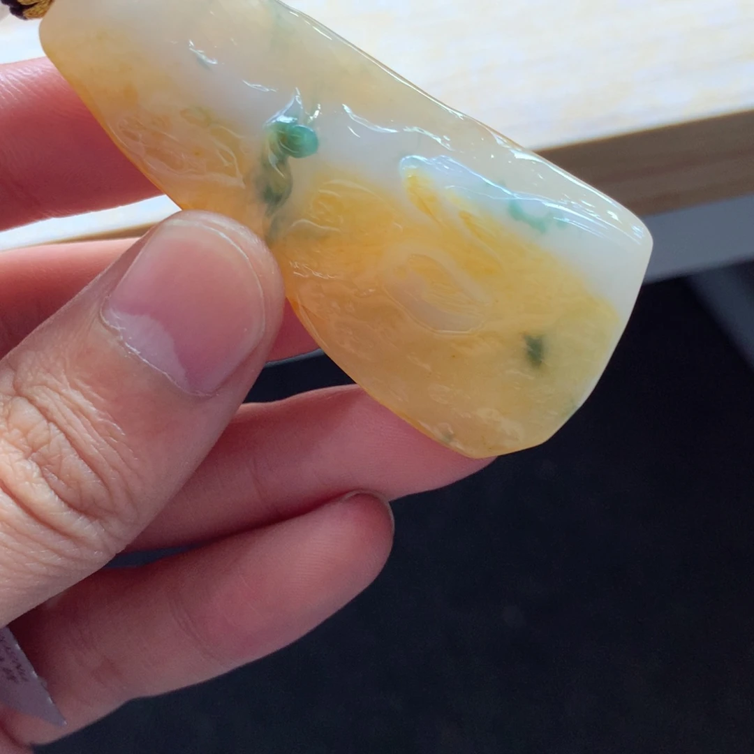 翡翠颈饰未镶嵌吊坠