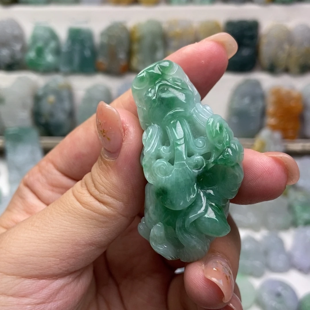 吊坠(赠链)未镶嵌翡翠口含珠
