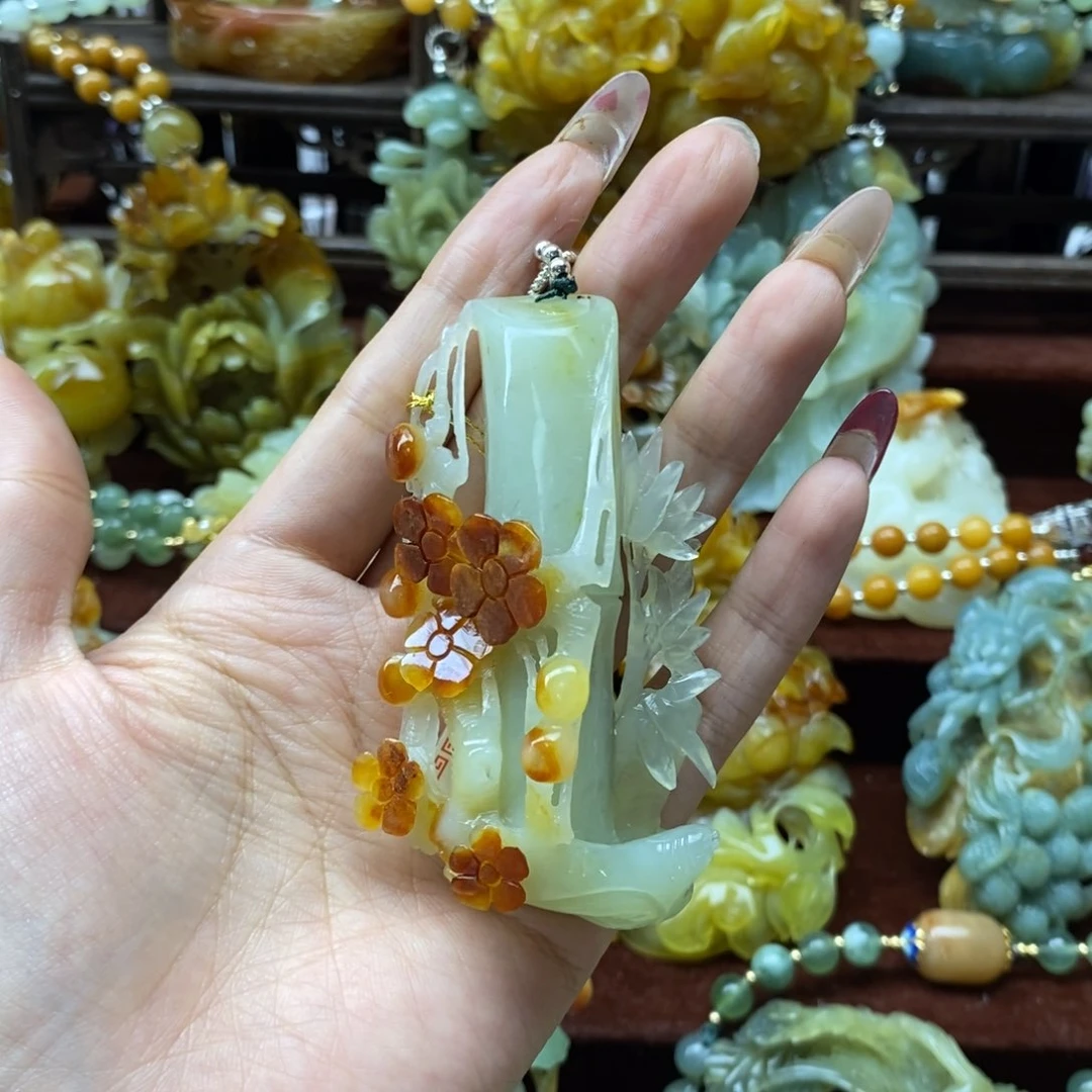 蛇纹石玉挂件未镶嵌d**e