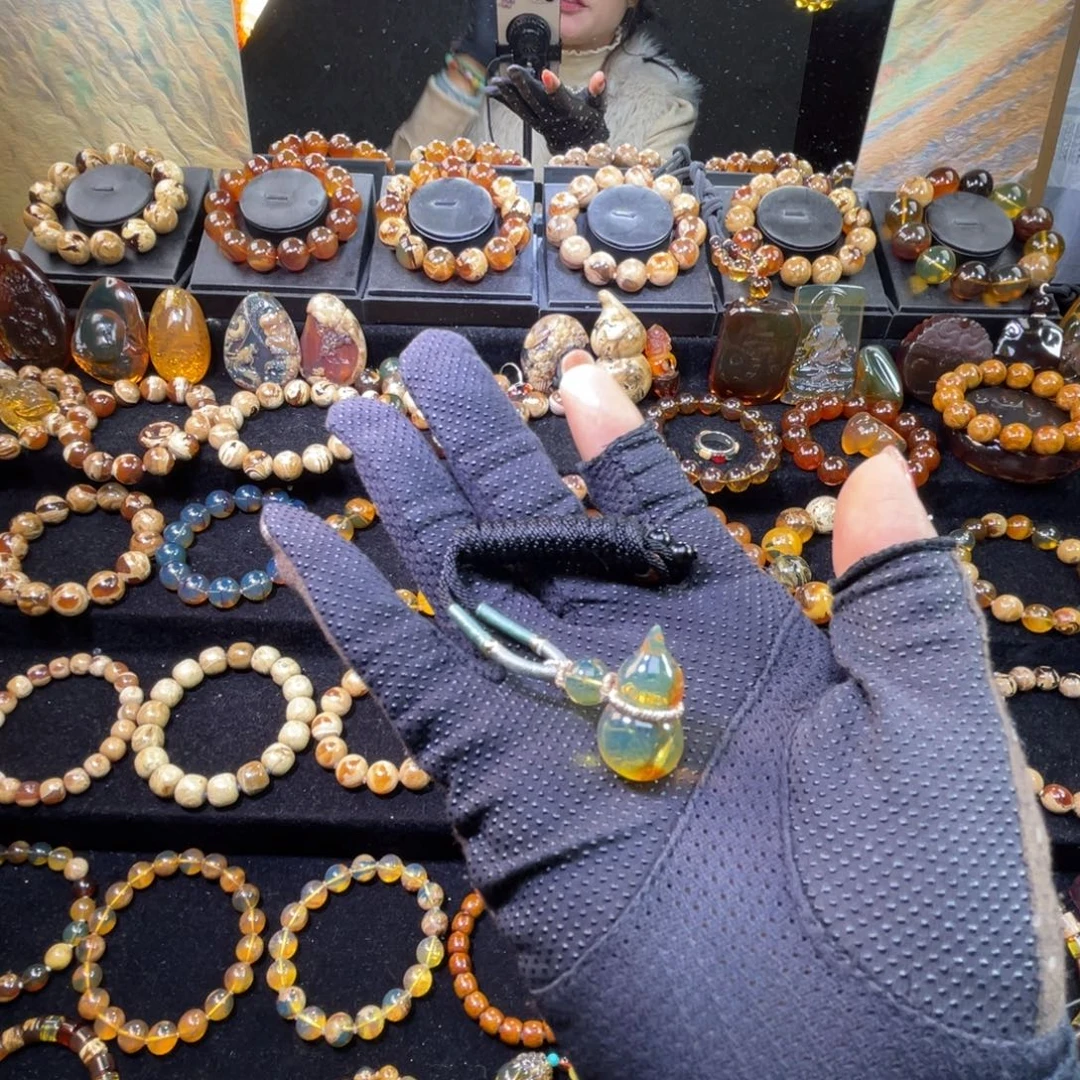 琥珀未镶嵌手串葫芦