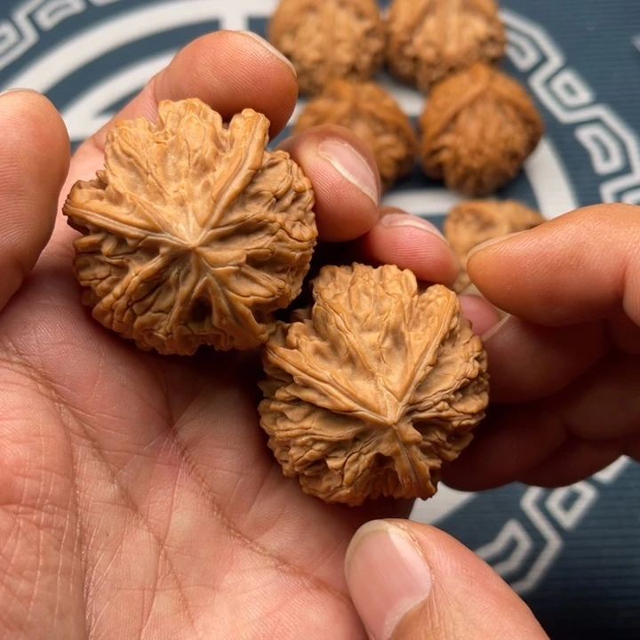 文玩核桃吊坠?***?三棱