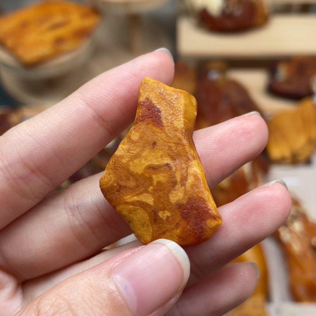 琥珀未镶嵌珠宝奇石