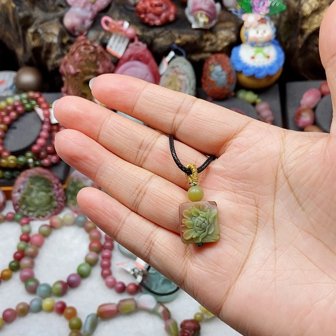 未镶嵌石英质玉（盐源）珠宝半成品
