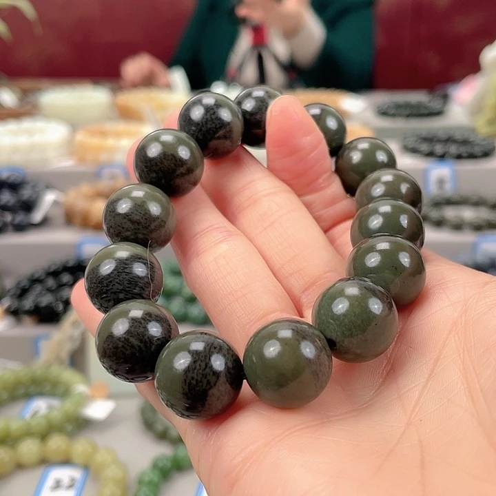 和田玉未镶嵌手串