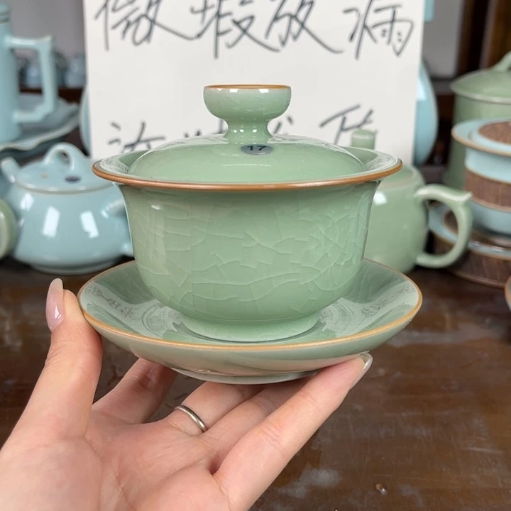 17号元宝豆绿盖碗不完美