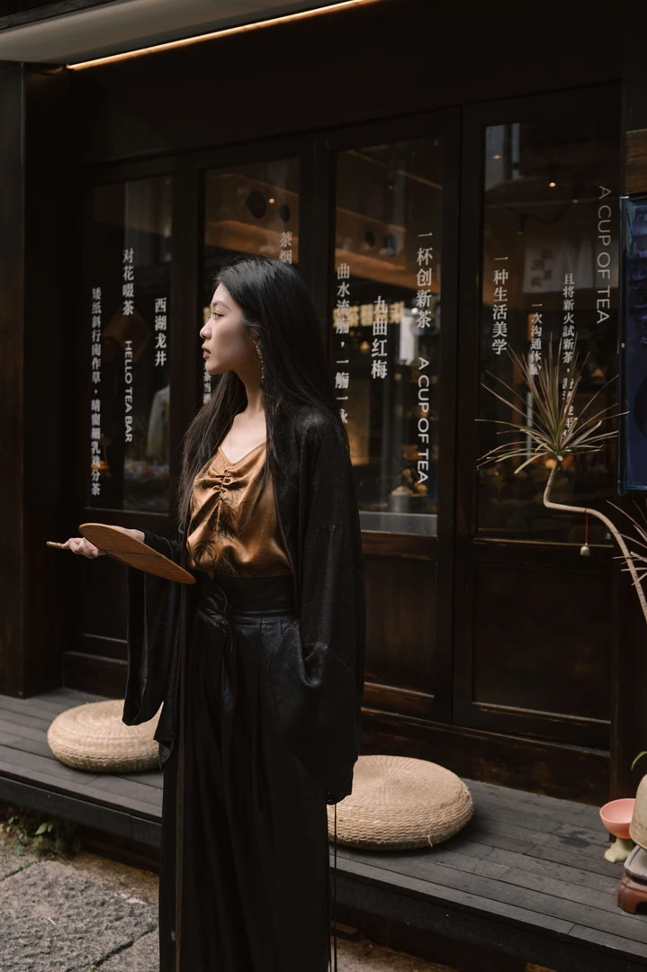 吕小男【黄陵鹤】2025新中式国风半手工三经绞罗V领系绳复古开衫