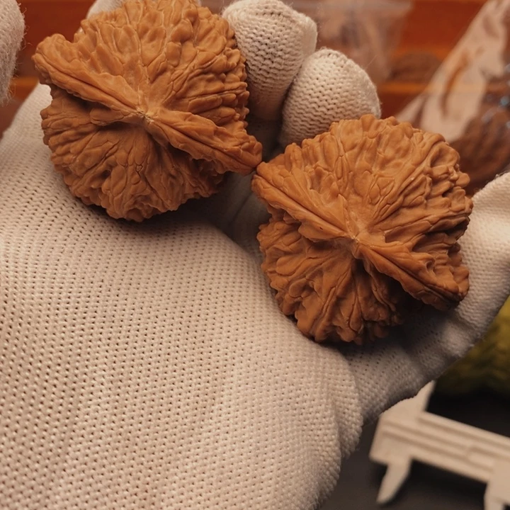 核桃把件白狮子45