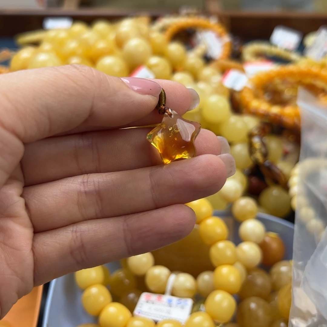 未镶嵌琥珀珠宝奇石