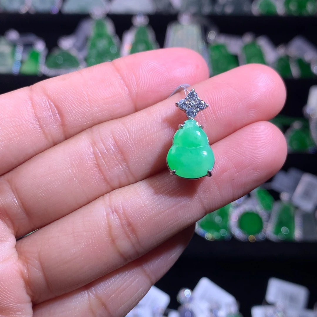 【闪购商品】颈饰银S925镶嵌翡翠