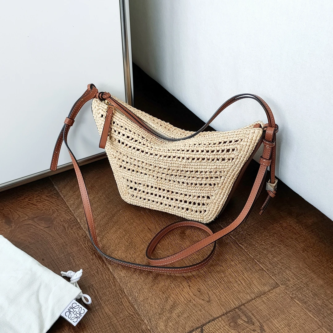 95新 LOEWE/罗意威 Azul-拉菲草编织hammock hobo手提斜挎包48426