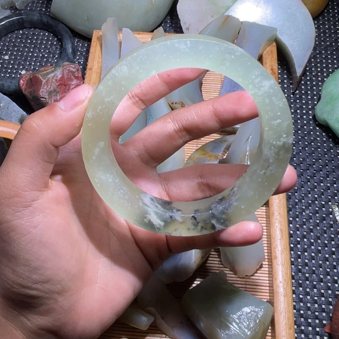 未镶嵌和田玉（糖玉）挂件