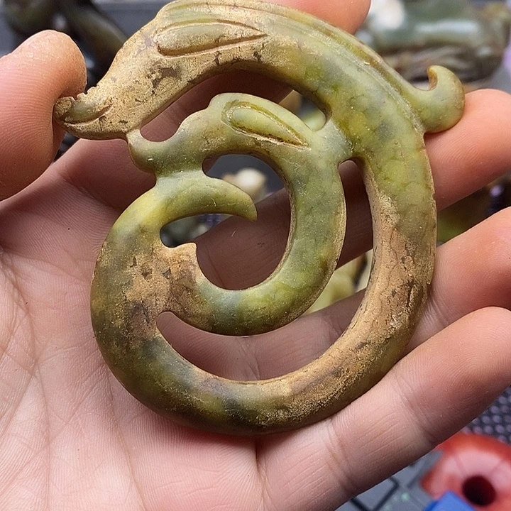 未镶嵌蛇纹石玉颈饰