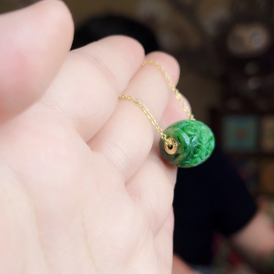 翡翠18K金镶嵌颈饰多样性