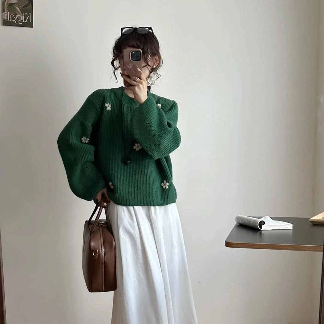 秋冬装大码女装穿搭慵懒高级感花朵刺绣套头毛衣软糯针织衫