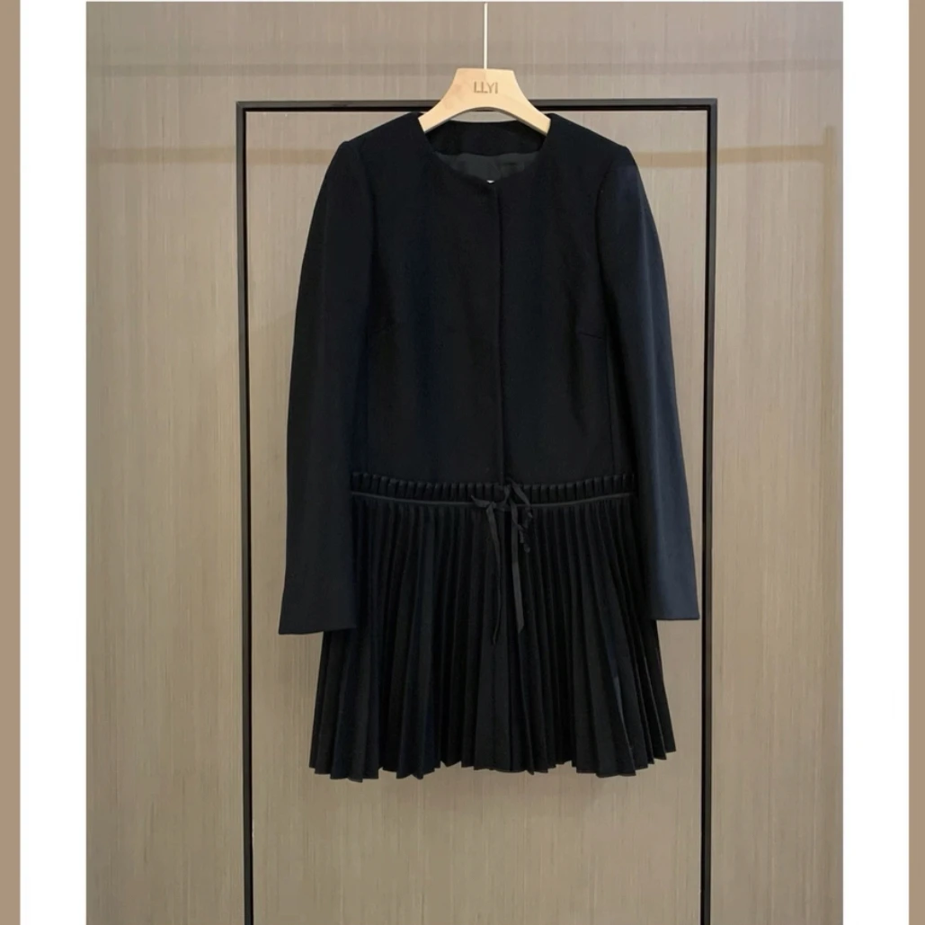 99新 Valentino/华伦天奴 黑色下摆百褶大衣外套/40码/B02086