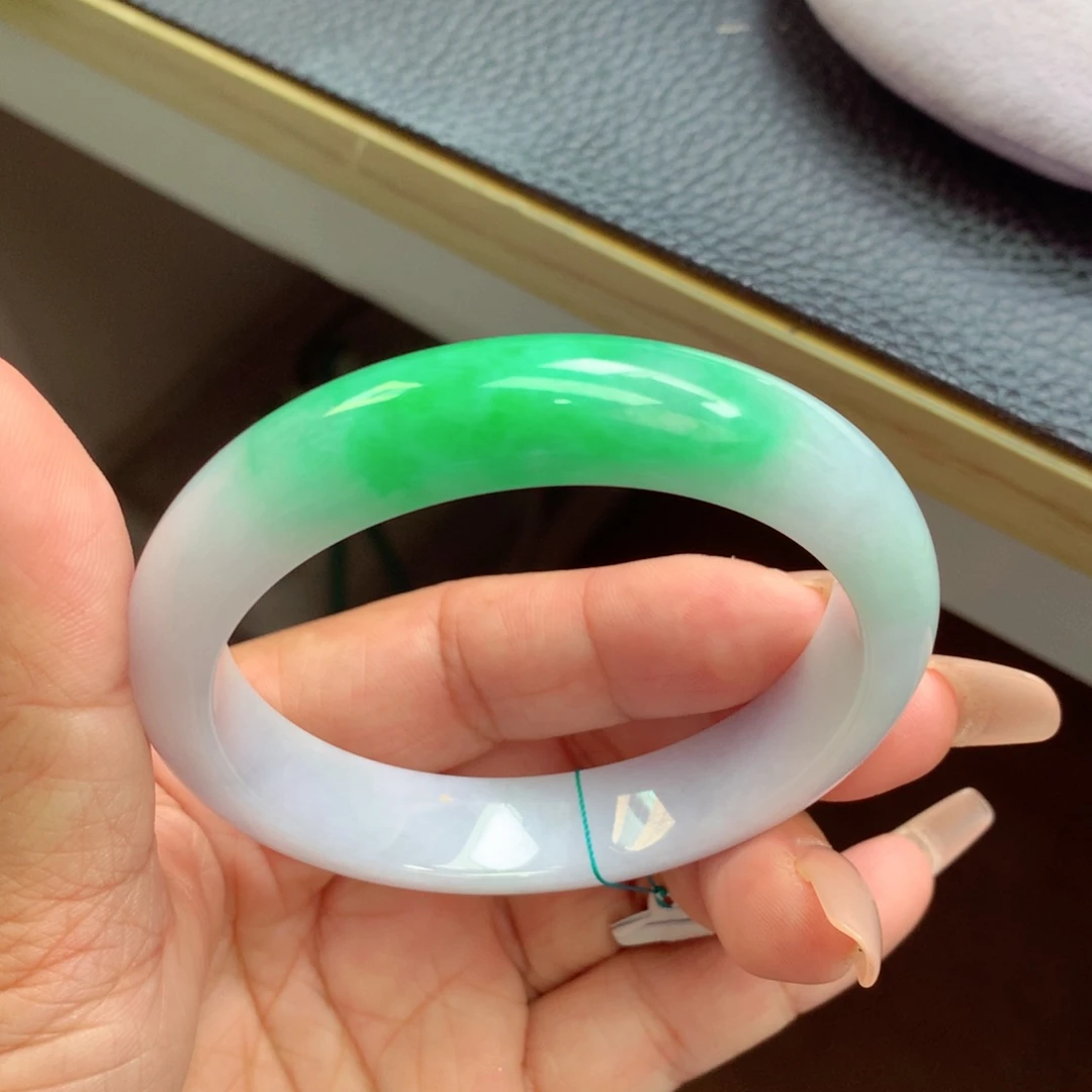 未镶嵌手镯翡翠缅甸