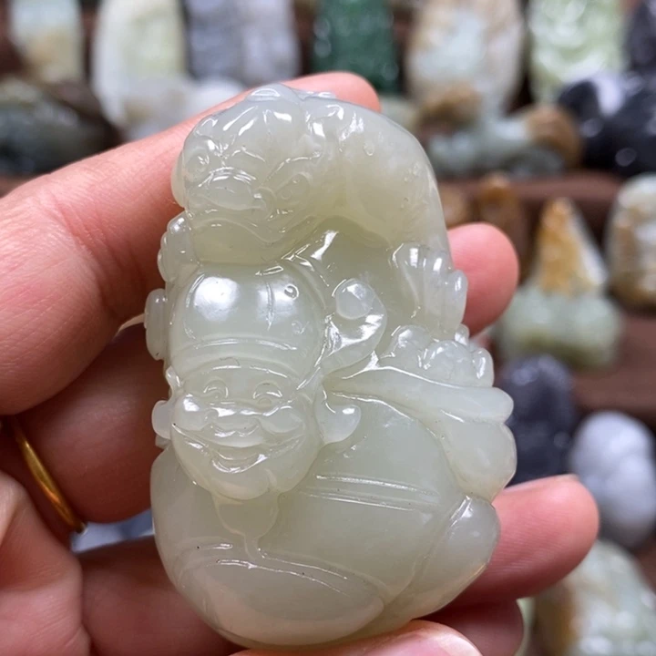 和田玉颈饰未镶嵌