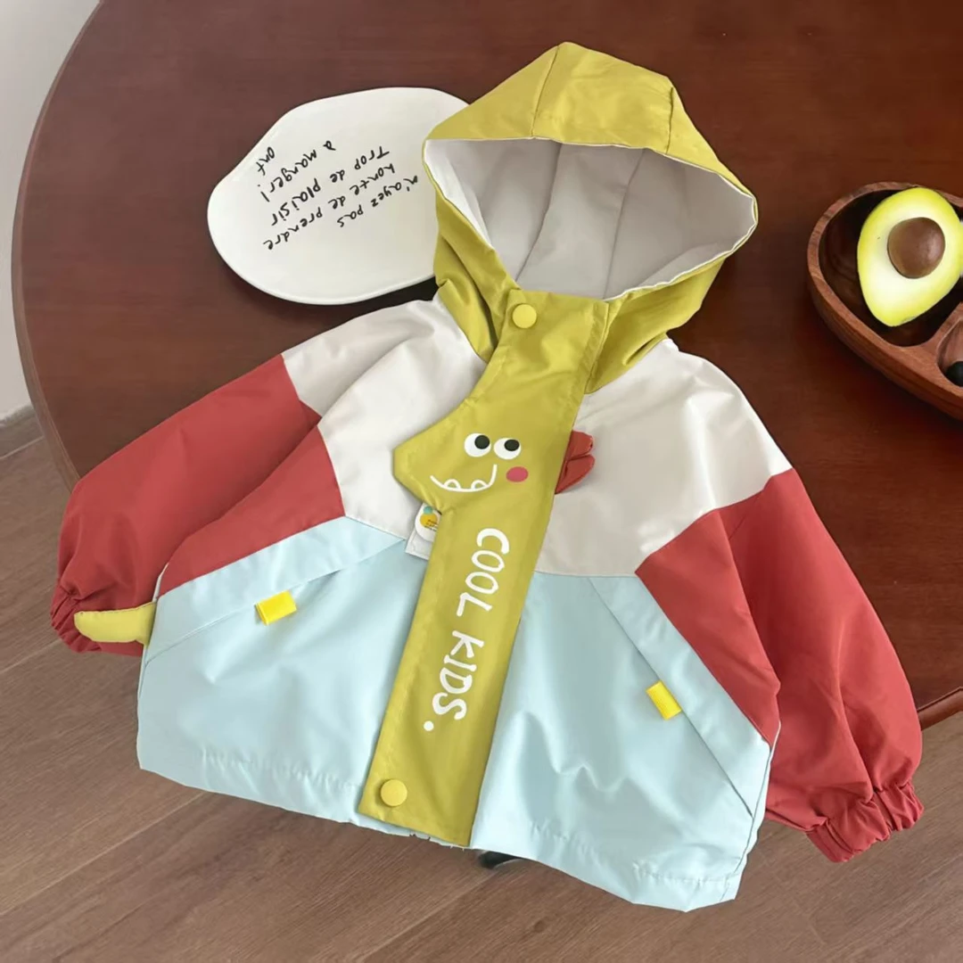 春秋款外套卡通洋气秋季宝宝休闲风冲锋衣连帽小童普通外套拉链潮