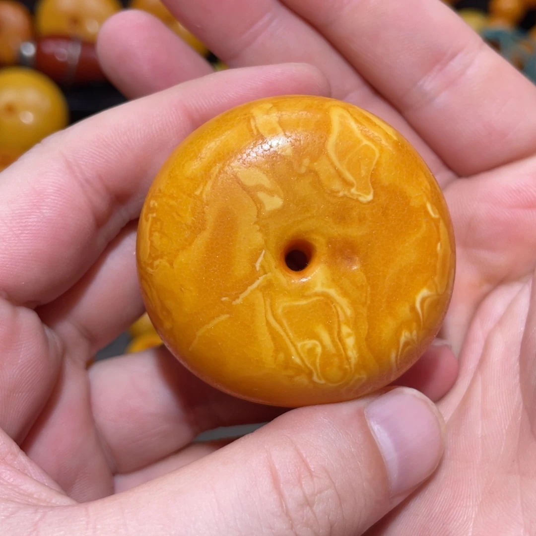 裸石琥珀未镶嵌饼子