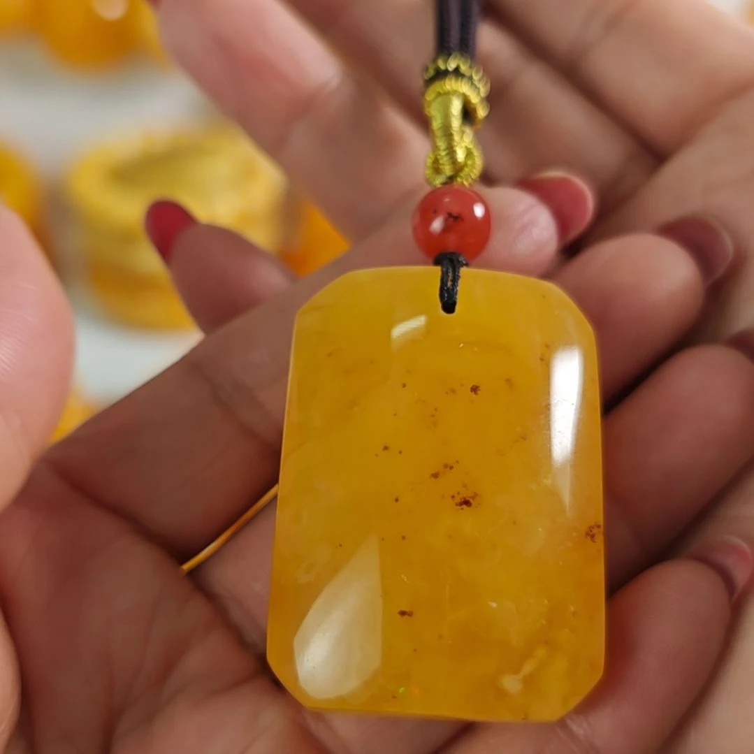 蜜蜡吊坠(赠链)未镶嵌