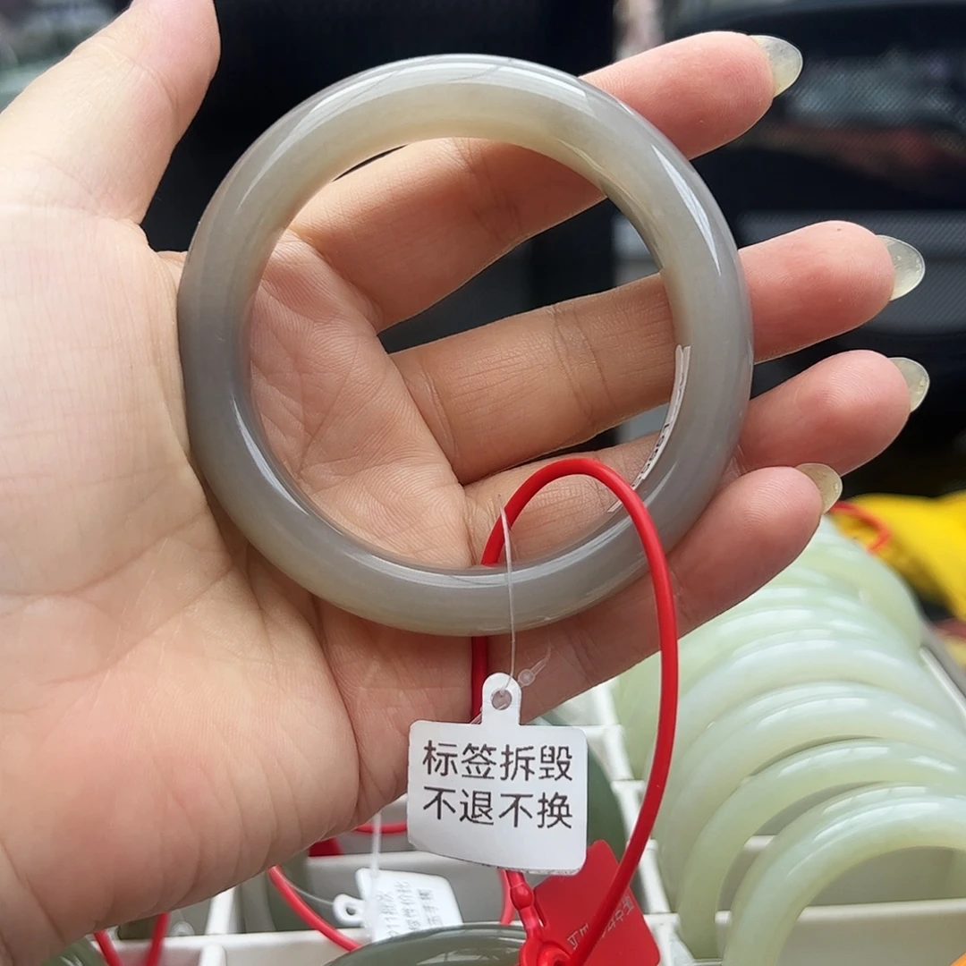 从***慢和田玉未镶嵌手镯
