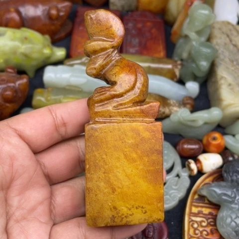 蛇纹石玉未镶嵌颈饰74