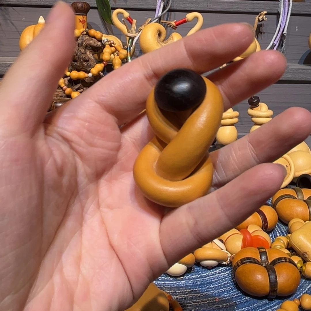 微瑕福利八字扣。