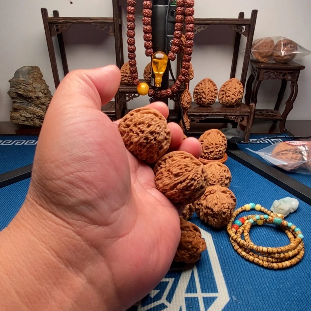 拆***侠文玩核桃吊坠南疆石
