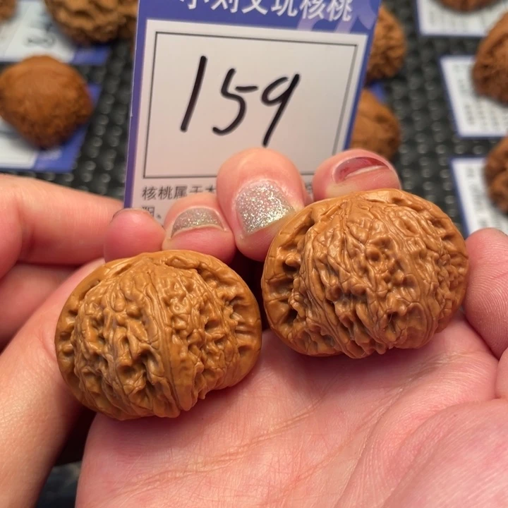 桃核把件36白狮子159。。