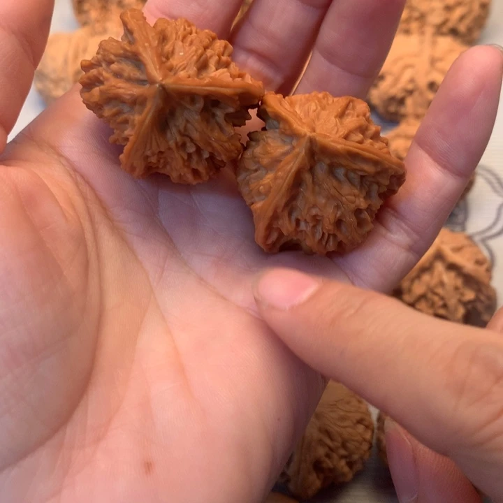 把件文玩核桃特价三棱